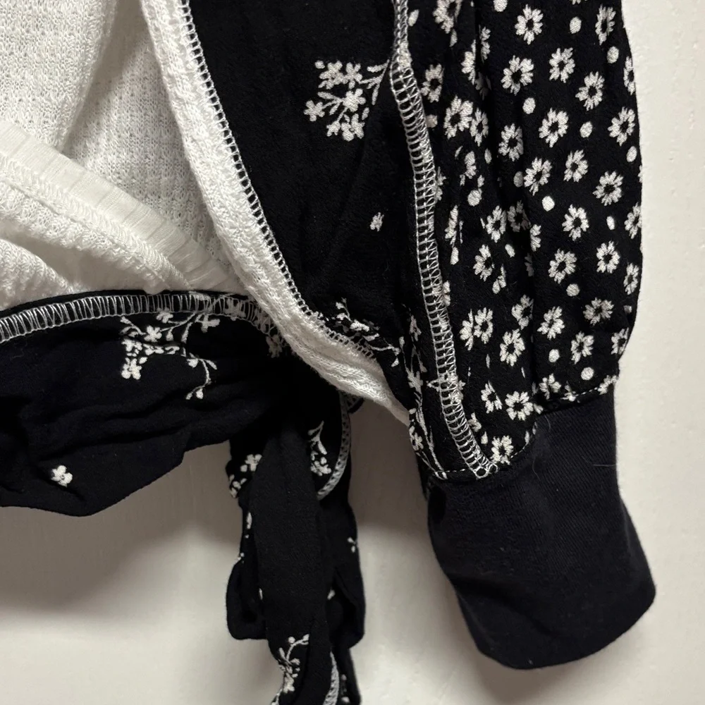 Free‎ People Black and White Knit Top